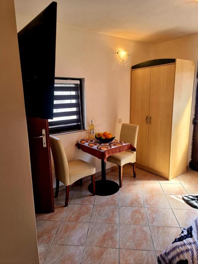 Apartmani Petra Pula Ngoại thất bức ảnh