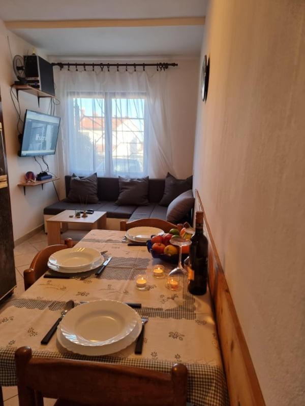 Apartmani Petra Pula Ngoại thất bức ảnh
