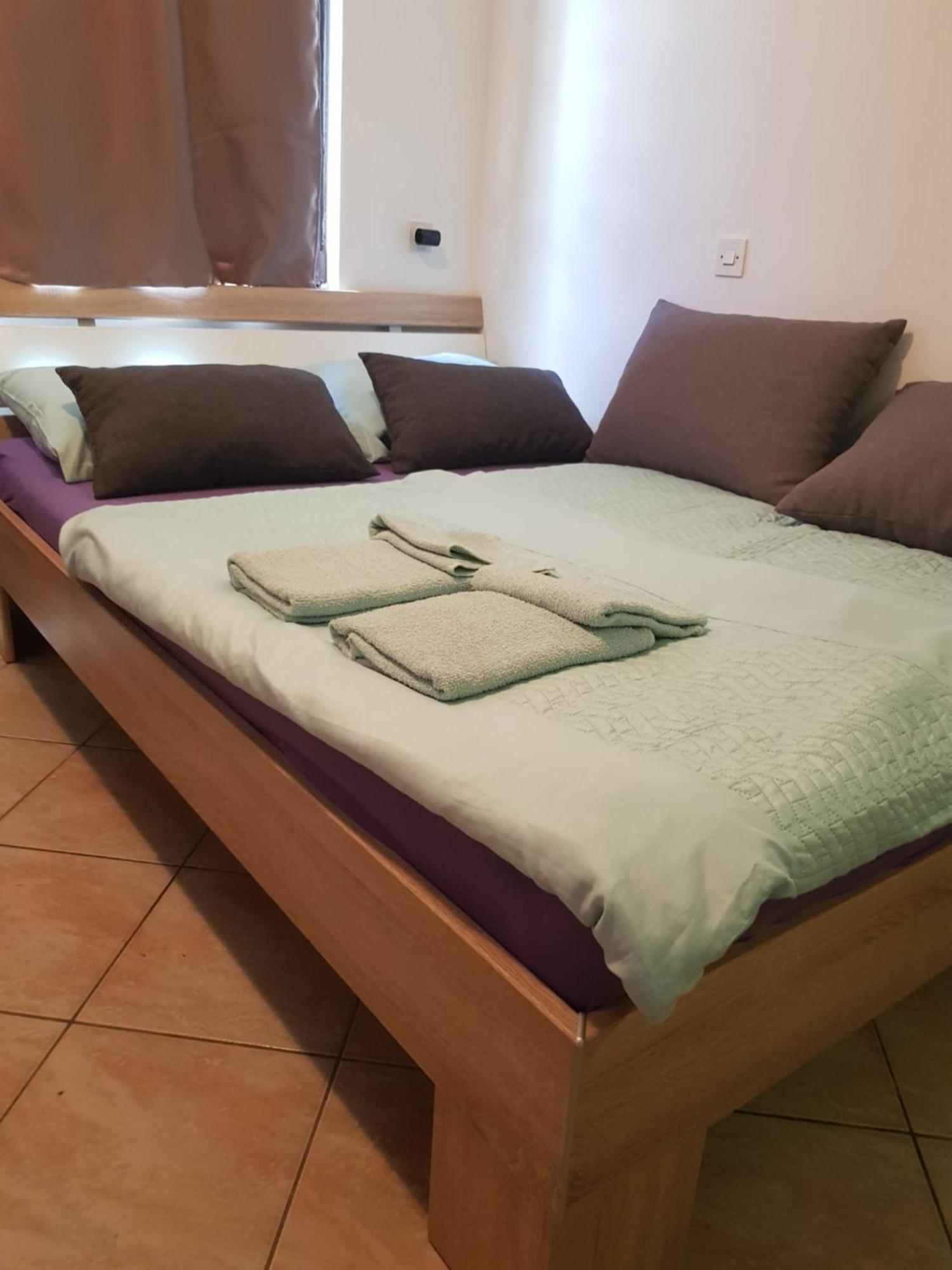 Apartmani Petra Pula Ngoại thất bức ảnh